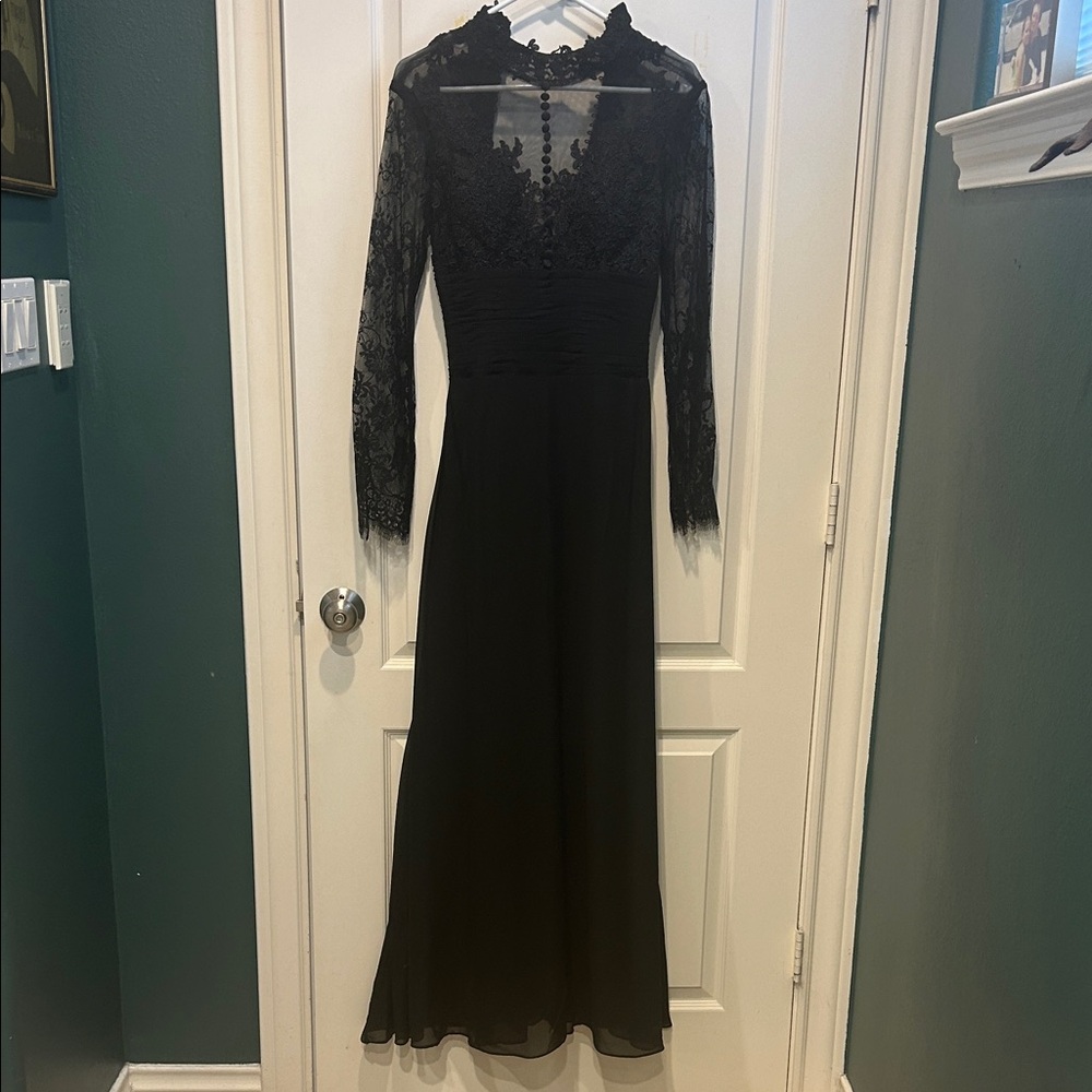 Elegant Black Lace Evening Dress